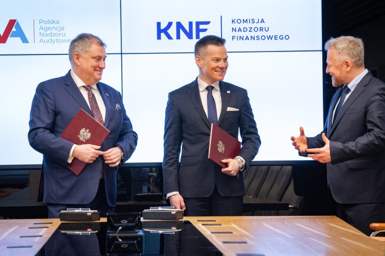 Podpisanie porozumienia o współpracy pomiędzy PANA i KNF