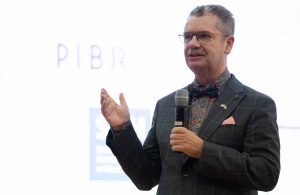 Dzień Biegłego Rewidenta w w Szkole Głównej Handlowej w Warszawie. Rektor SGH dr hab. Piotr Wachowiak, prof. SGH.